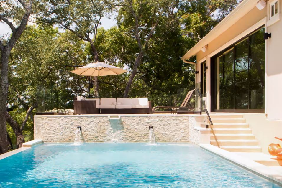 Lake Travis Waterfront Retreat - Photo 1
