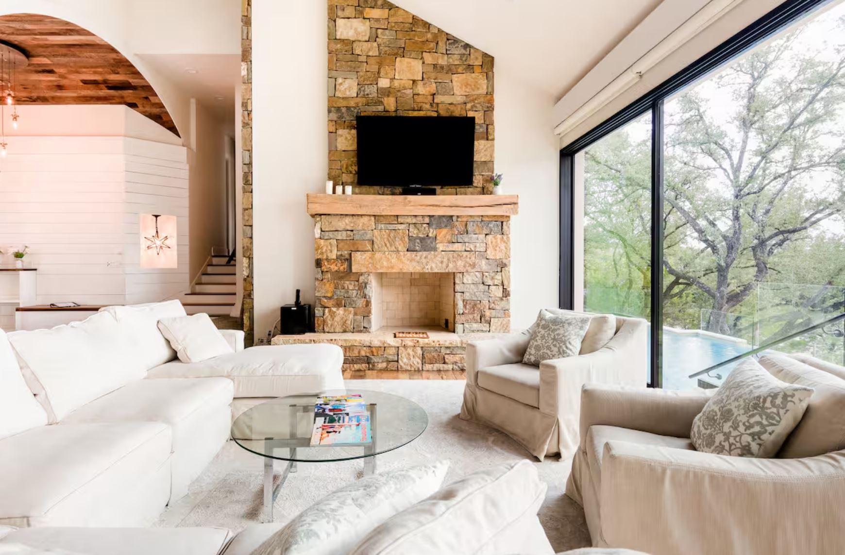 Lake Travis Waterfront Retreat - Photo 2
