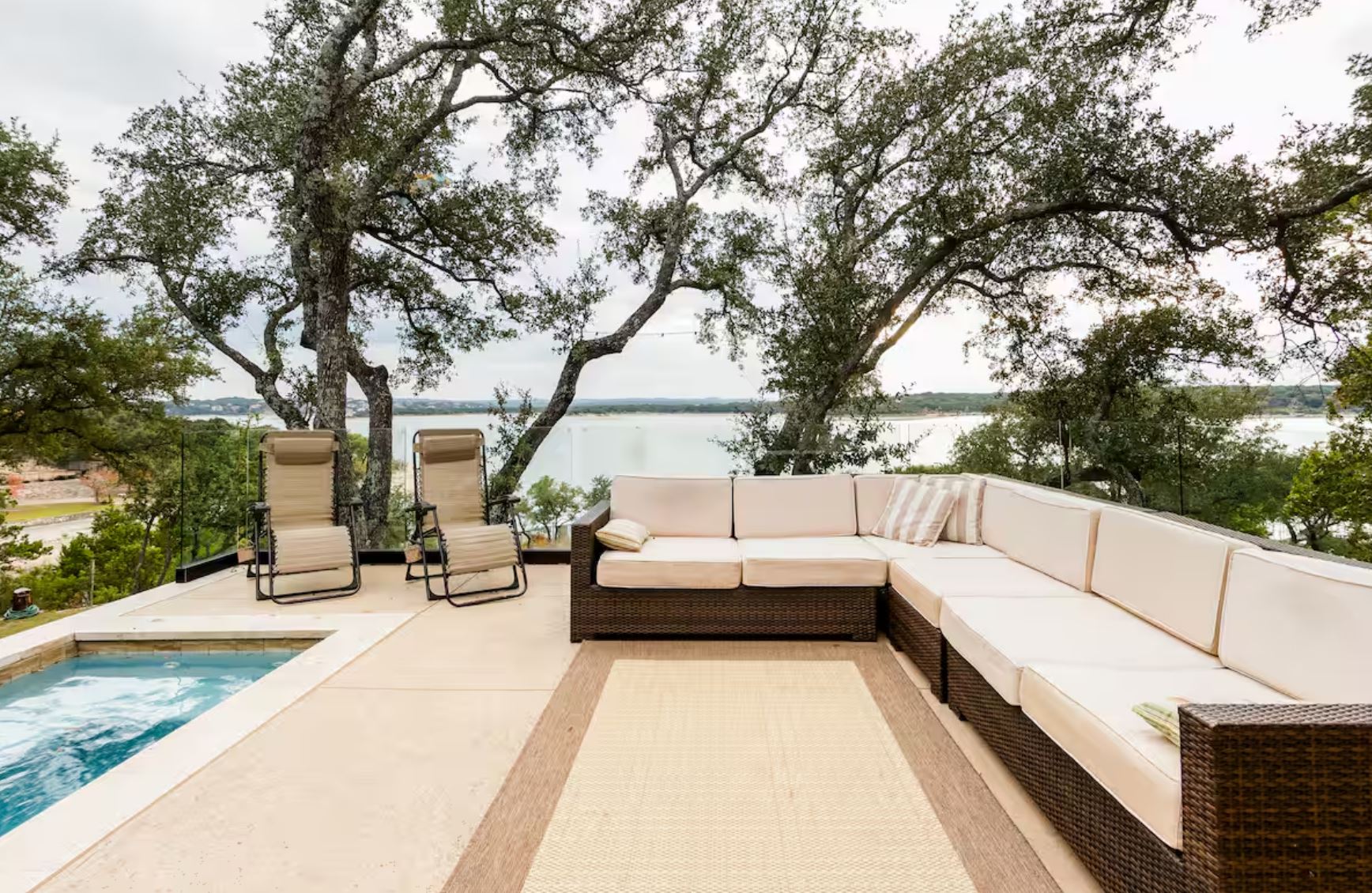 Lake Travis Waterfront Retreat - Photo 4