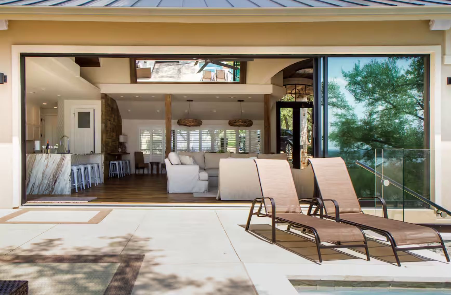 Lake Travis Waterfront Retreat - Photo 6